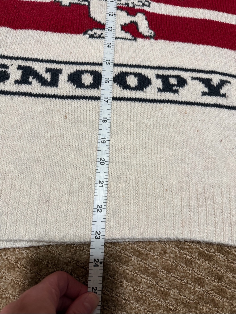 181 American Eagle x Snoopy Cream & Red Graphic Crewneck Sweater - Picture 4 of 10